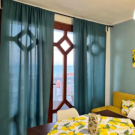 Nikoleta Apartment *